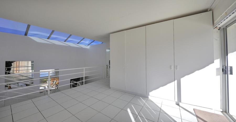 5 Bedroom Property for Sale in Plattekloof Western Cape